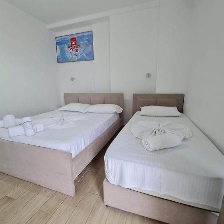 La Luna Hotel Εξαμίλιο Εξωτερικό φωτογραφία