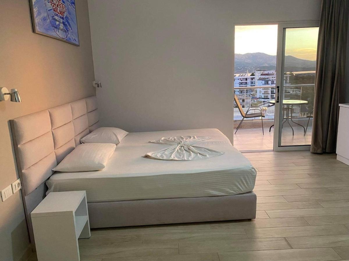 La Luna Hotel Εξαμίλιο Εξωτερικό φωτογραφία