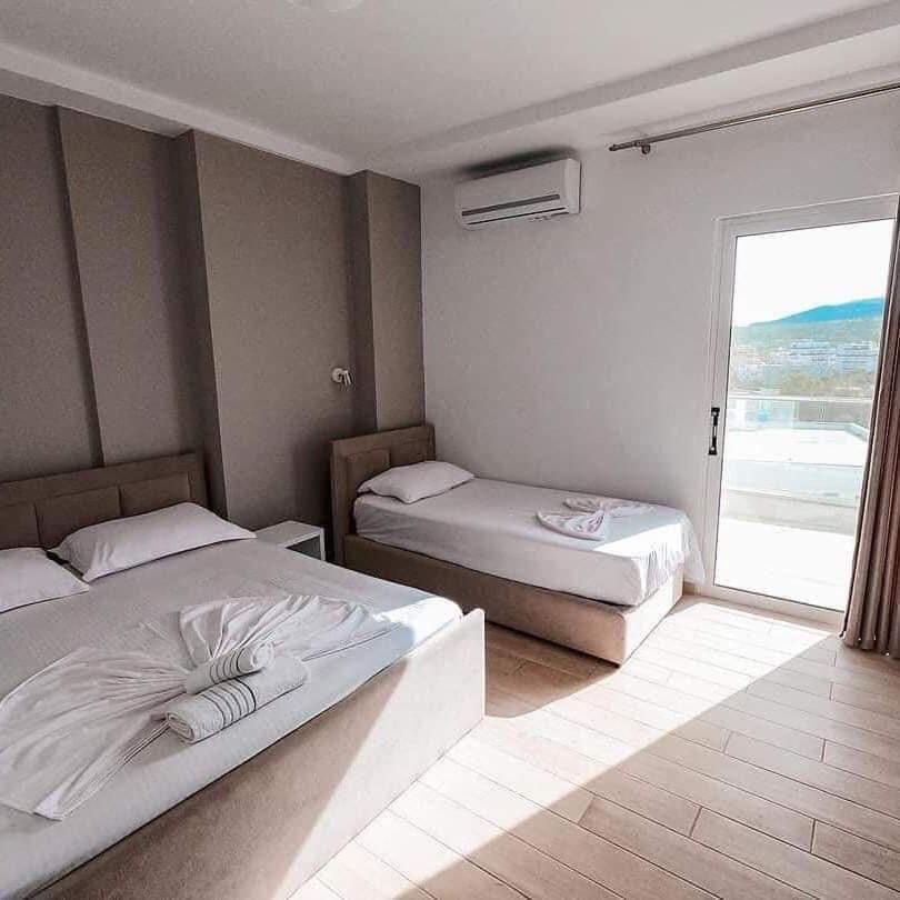 La Luna Hotel Εξαμίλιο Εξωτερικό φωτογραφία