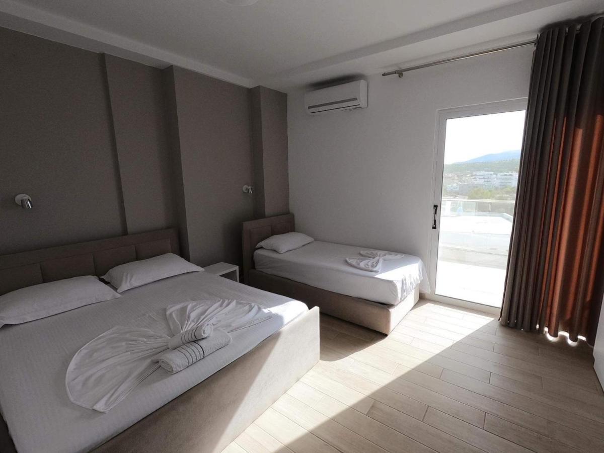 La Luna Hotel Εξαμίλιο Εξωτερικό φωτογραφία